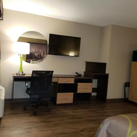 Hotel Super 8 By Wyndham South Holland Esterno foto