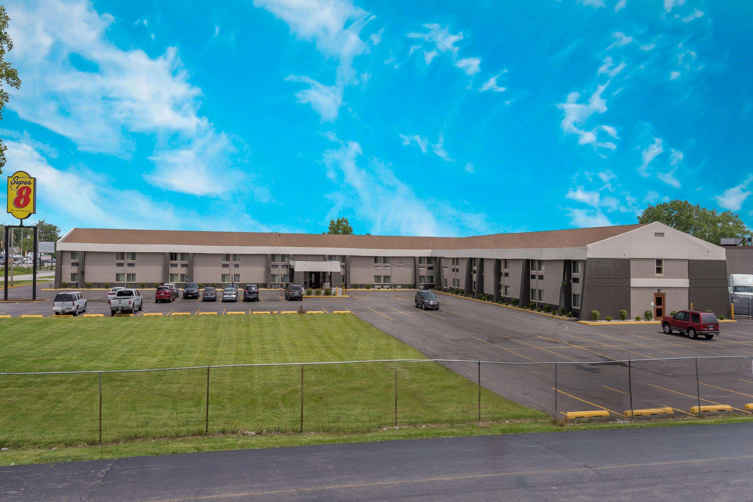 Hotel Super 8 By Wyndham South Holland Esterno foto