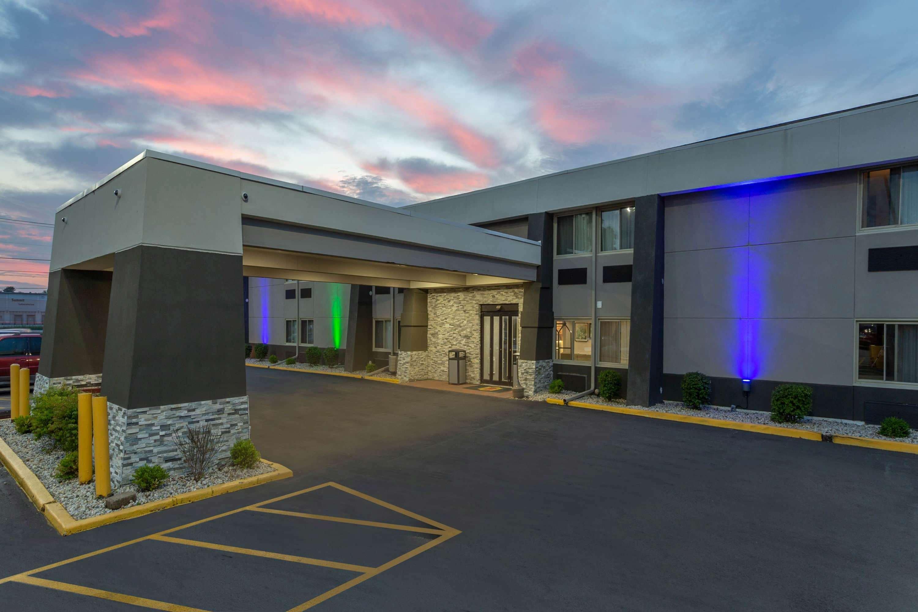 Hotel Super 8 By Wyndham South Holland Esterno foto